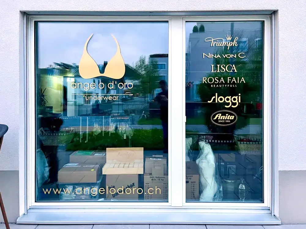 Schaufensterbeschriftung einer Boutique
